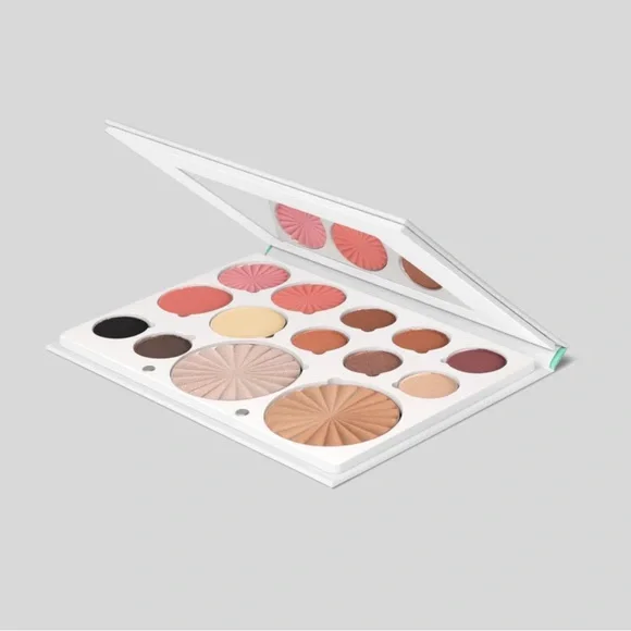 OFRA COSMETICS PRO PALETTE - SASSY